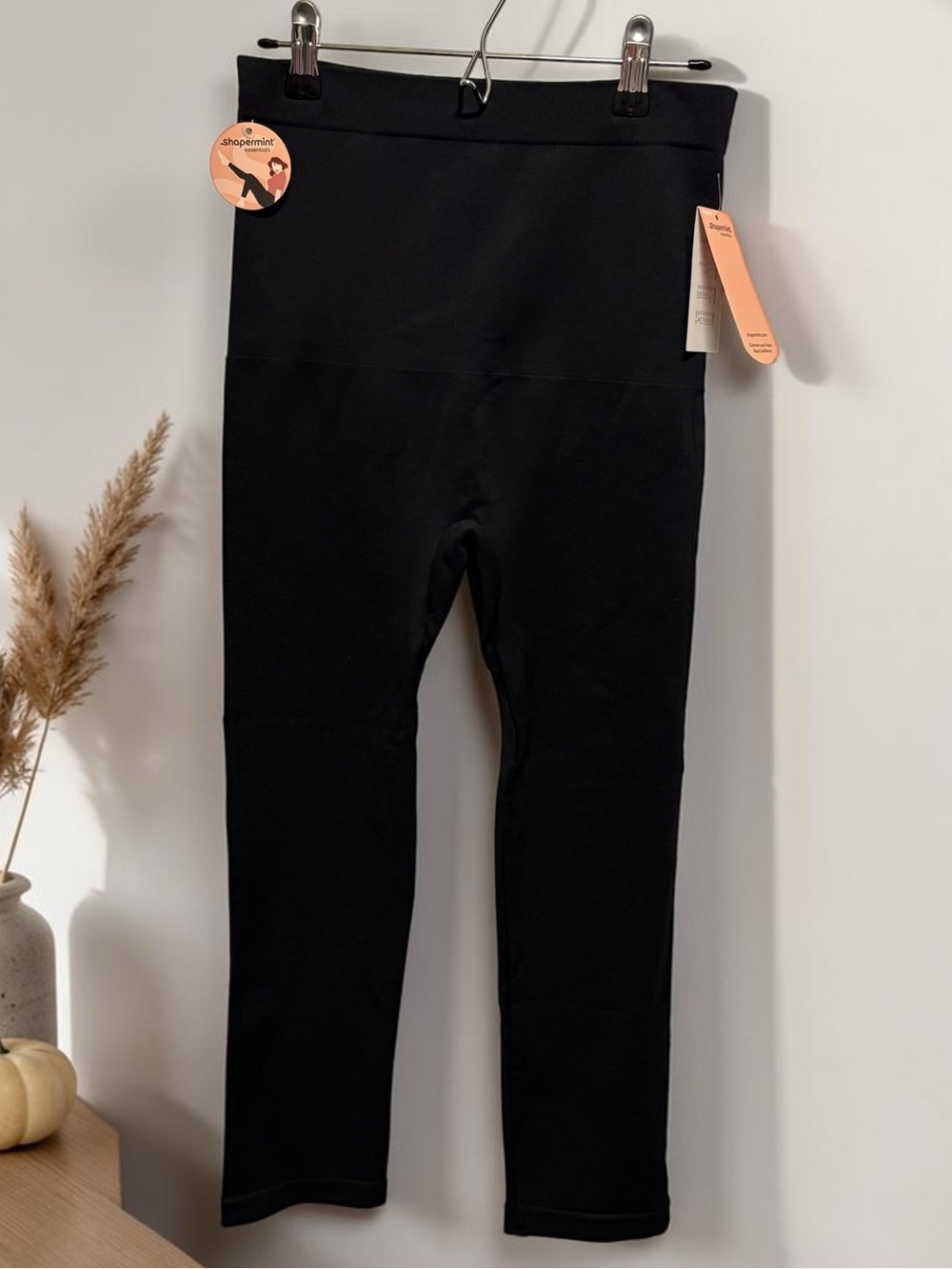 NWT Shapermint Essentials Mid-Waist Shaping Capri Leggings Black Size M